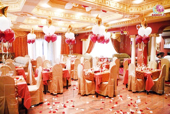 Караоке-клуб — интерьер зала