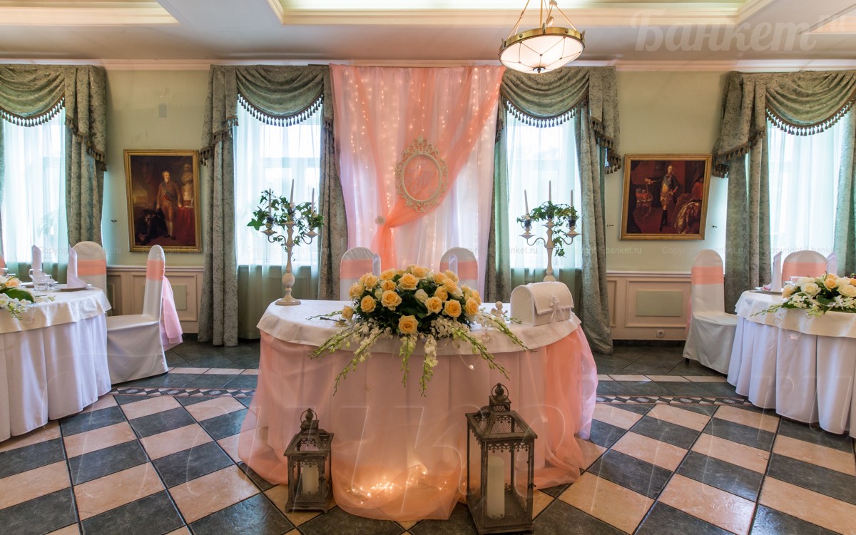 Альпийский зал (2-й этаж) — Ресторан Суворовъ