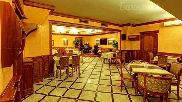 Основной зал — Кафе Лимон, Москва