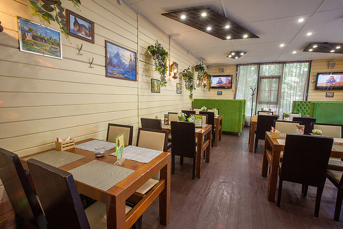 Основной зал — Кафе Маска / Café Maska