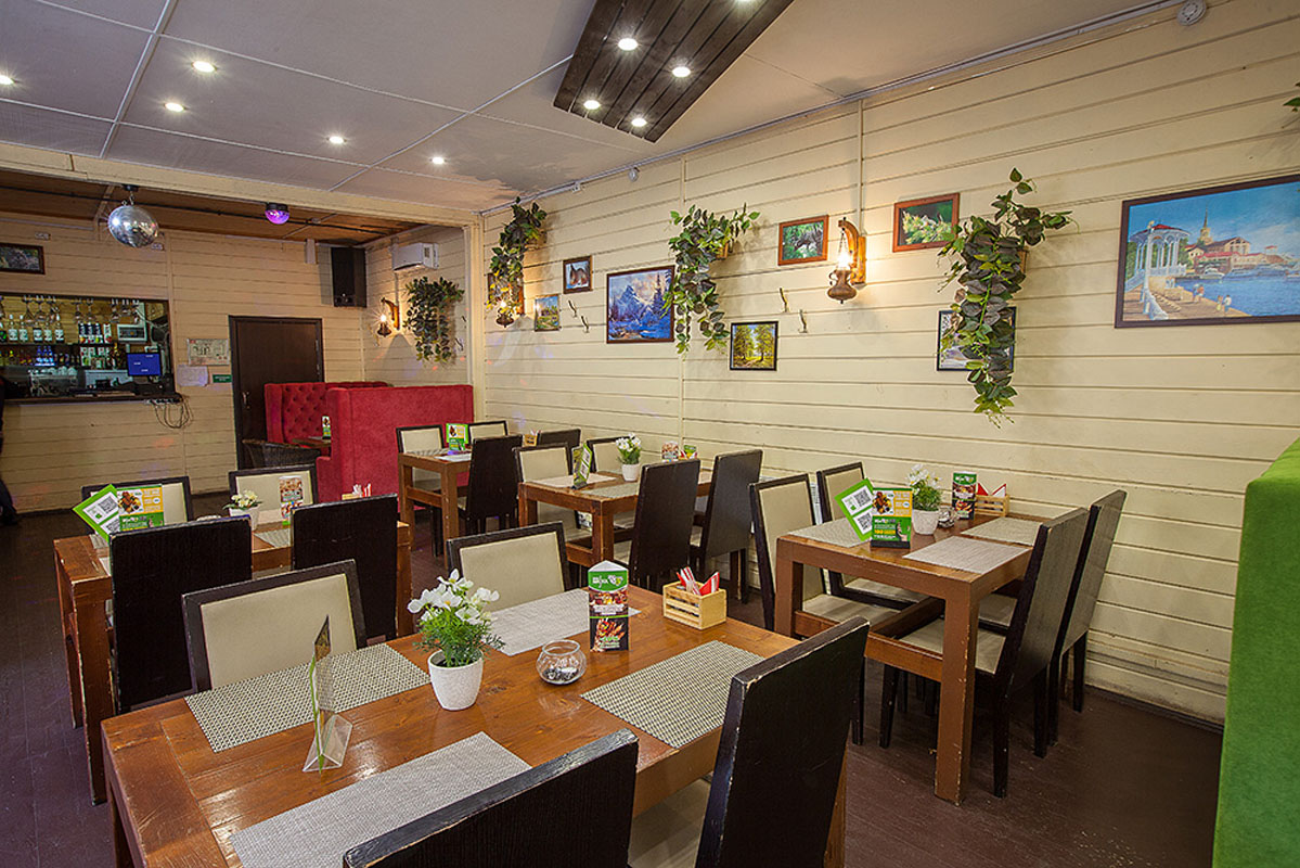 Основной зал — Кафе Маска / Café Maska