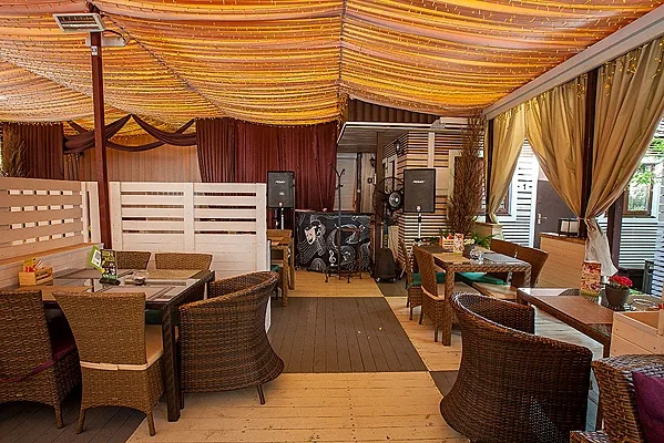 Кафе Маска / Café Maska, Веранда — фото