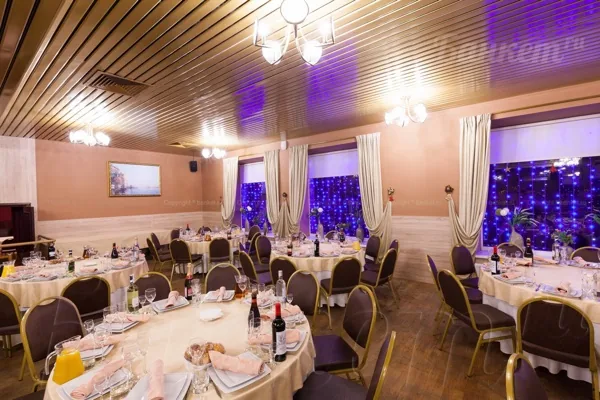 Обеденный зал — подробнее о зале