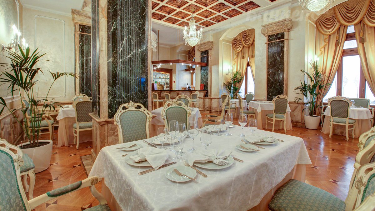 Основной зал — Ресторан Riviere / Ривьера