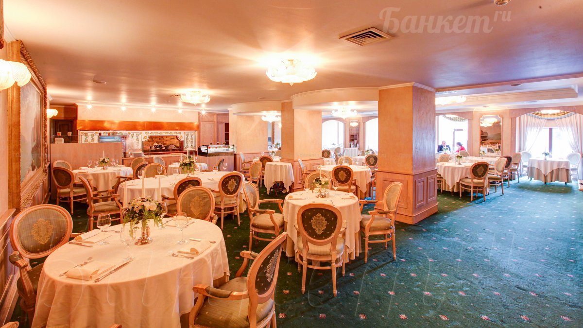 Основной зал — Капри