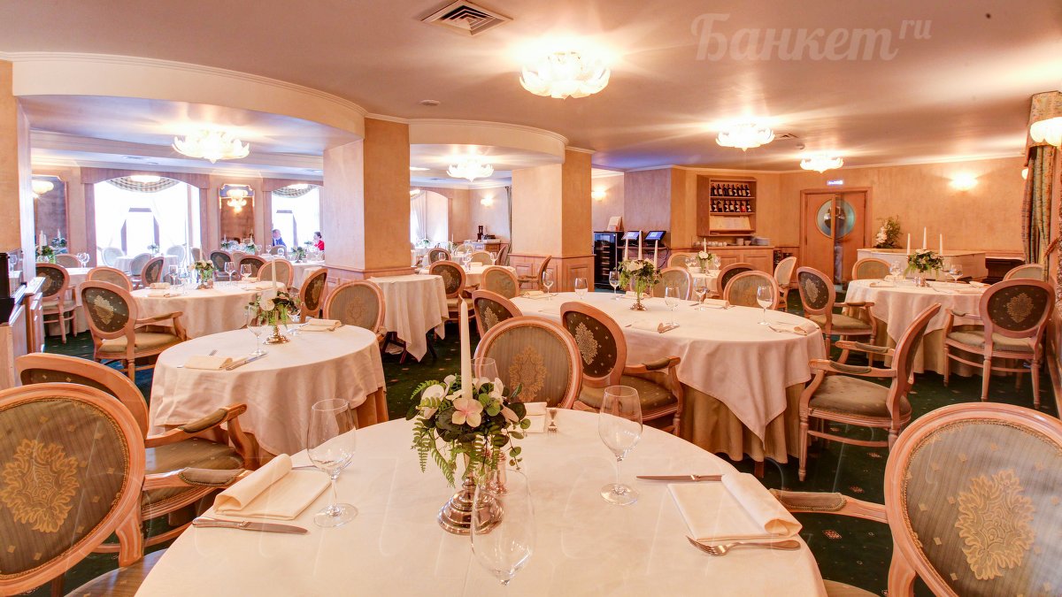 Основной зал — Капри