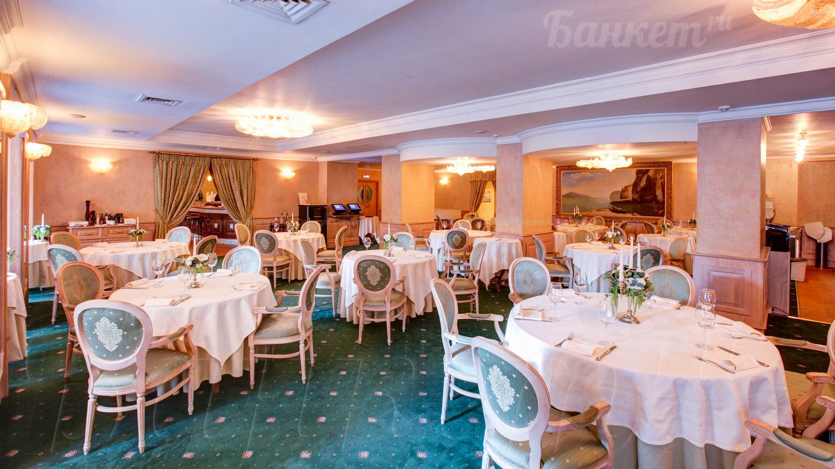 Основной зал — Капри