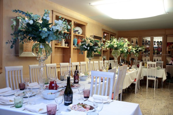 Логотип Капри