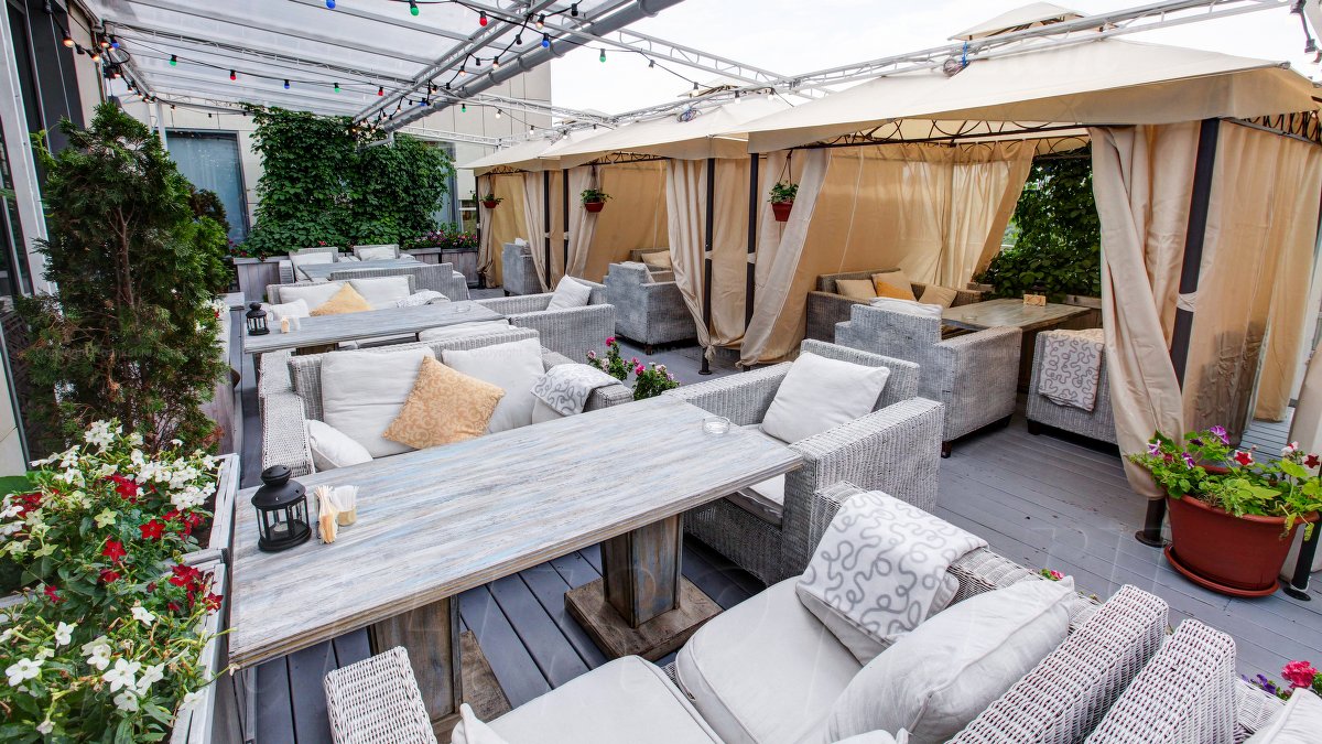 Летняя веранда на крыше — фото 10