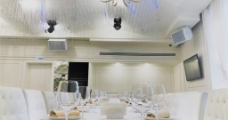 Crystal room — интерьер зала