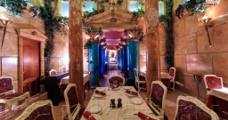 Зал в стиле Португальского замка — интерьер зала