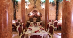 Зал в стиле Португальского замка — подробнее о зале