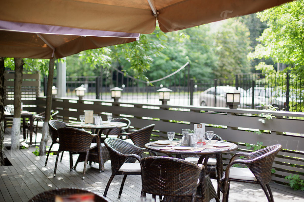 Веранда — Трактиръ Ипполит Матвеевич