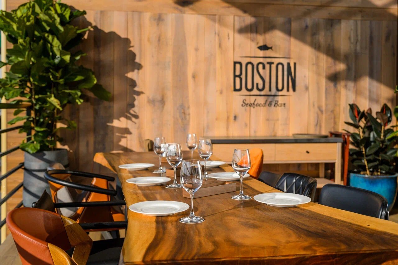 Зал — Boston Seafood & Bar
