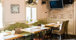 Второй этаж — интерьер зала