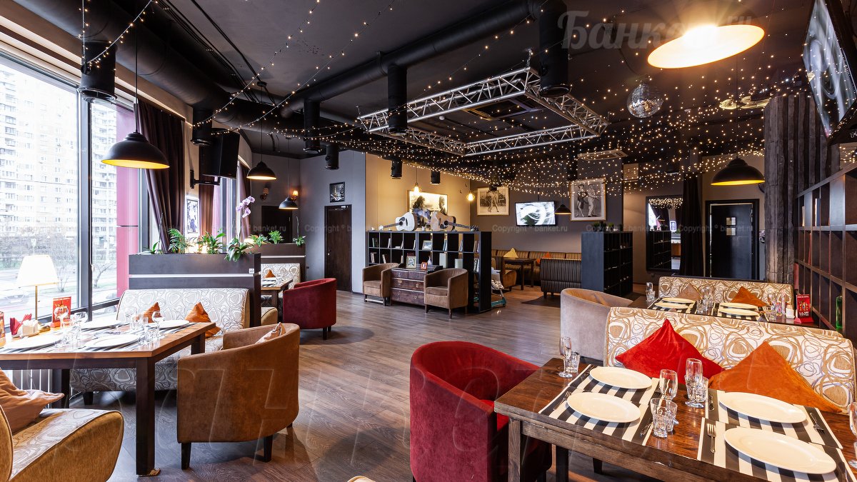 Основной зал — Ресторан Территория Митино