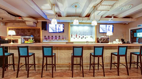 Cafe Majesto, Основной зал — фото