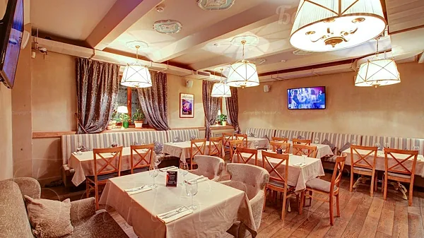 Cafe Majesto, Основной зал — фото