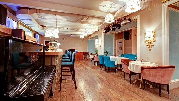 Cafe Majesto, Основной зал — фото