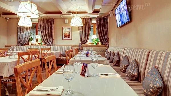 Cafe Majesto, Основной зал — фото