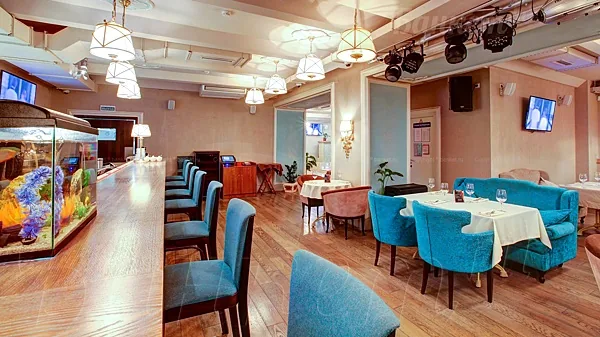 Cafe Majesto, Основной зал — фото