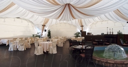 Шатер Шатер — интерьер зала