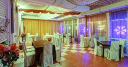 Основной зал — интерьер зала