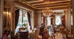 Центральный зал — интерьер зала