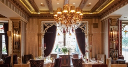 Центральный зал — подробнее о зале