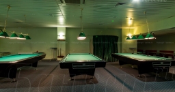 Зал американского бильярда Зал американского бильярда — интерьер зала