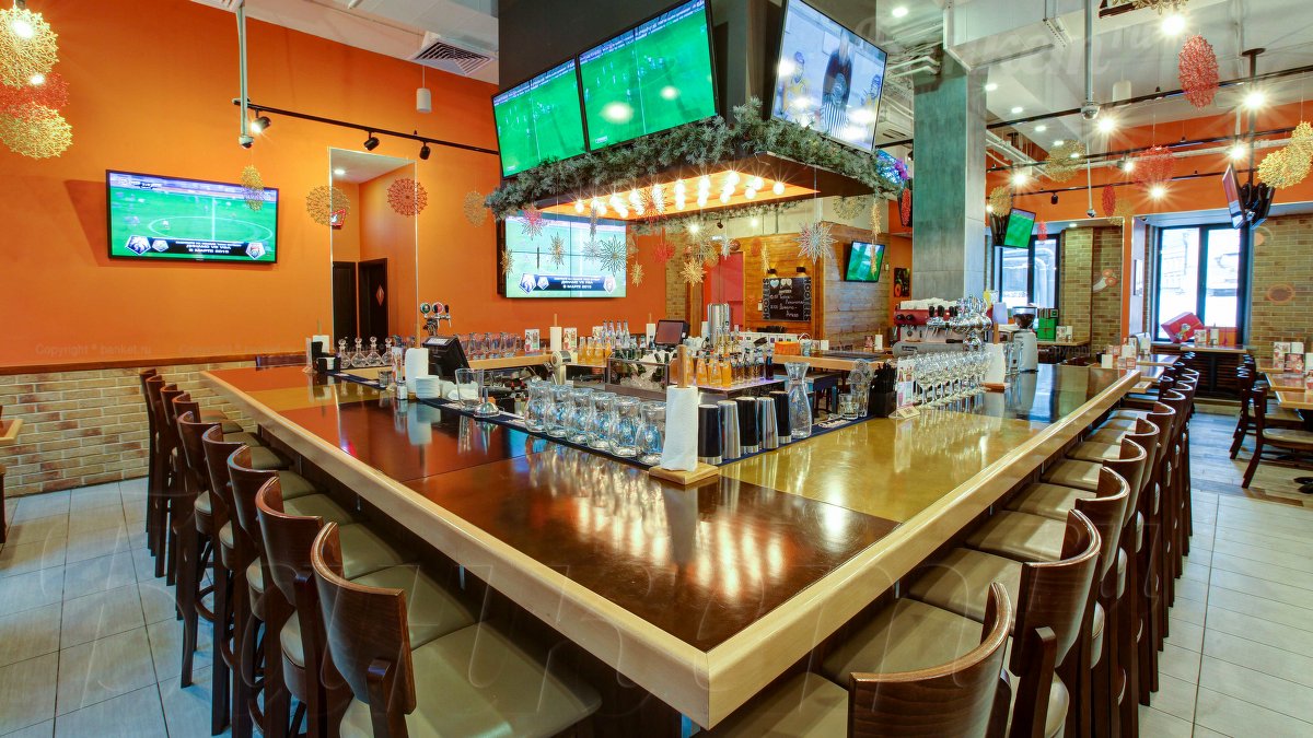 Бар — банкетный зал Hooters, фото