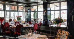 Верхний зал  — интерьер зала