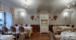 Столовая — интерьер зала