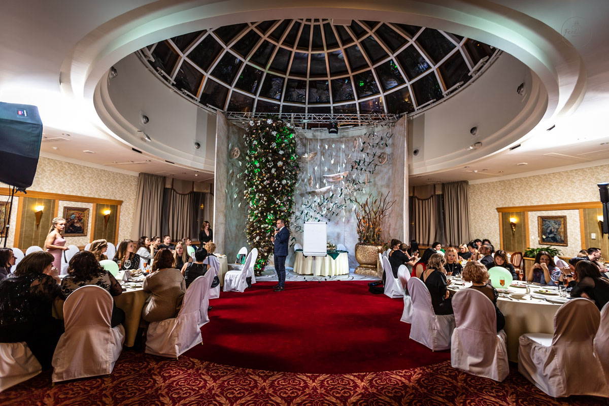 Основной зал — Ресторан La Ronde