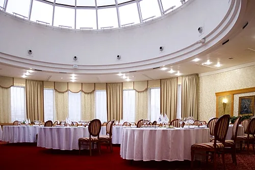 Основной зал — Ресторан La Ronde