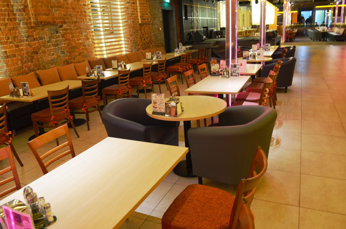 Пивной ресторан Три оленя — Основной зал, фото банкетного зала