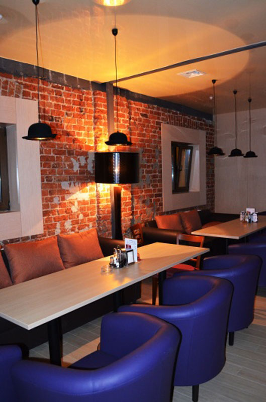 Основной зал — Пивной ресторан Три оленя