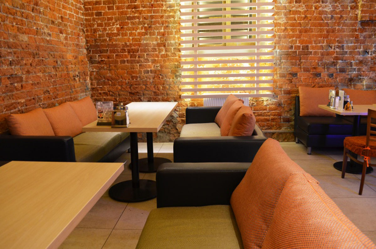 Основной зал — Пивной ресторан Три оленя