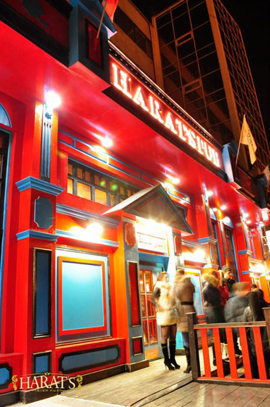 Основной зал — Harat’s pub 