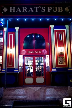 Основной зал — Harat’s pub 