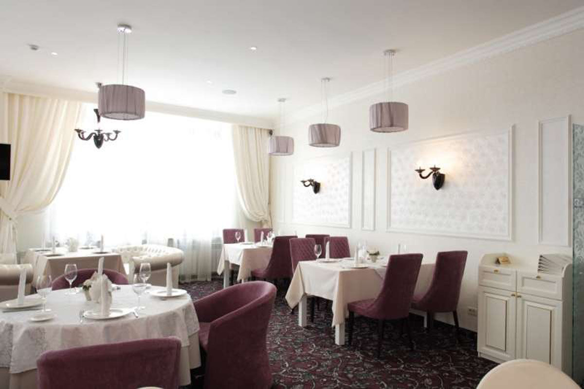 Основной зал — Ресторан Эсмеральда