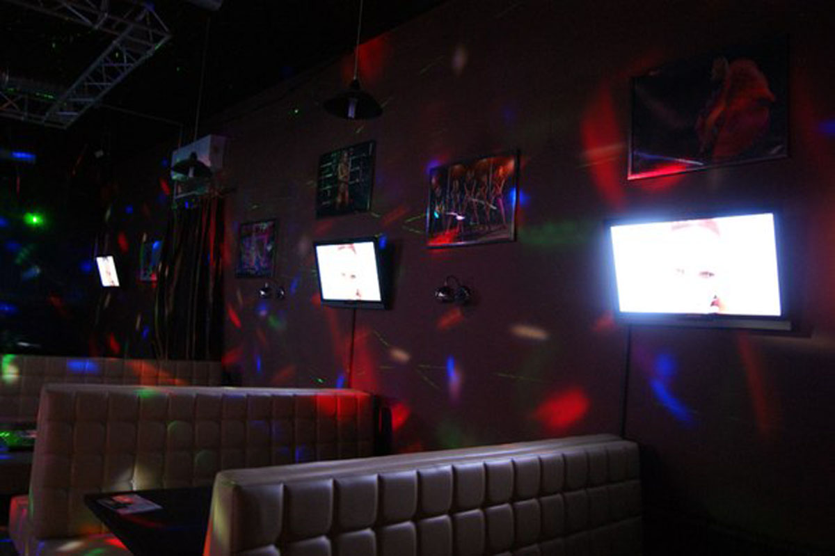 Основной зал — Караоке Romanoff bar
