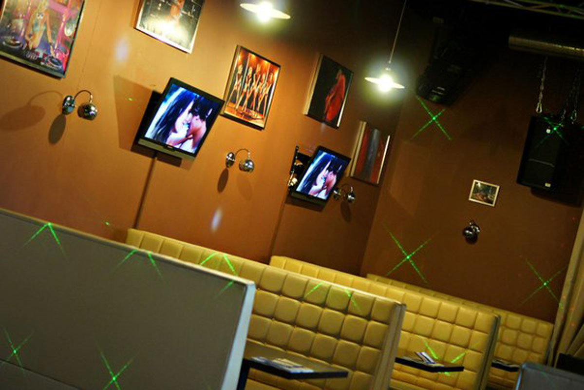 Основной зал — Караоке Romanoff bar