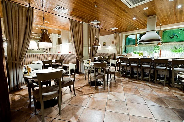 Trattoria Formaggi, Основной зал — фото