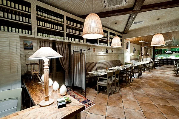 Trattoria Formaggi, Основной зал — фото