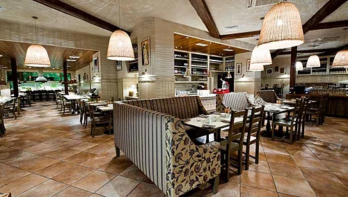 Основной зал — Trattoria Formaggi