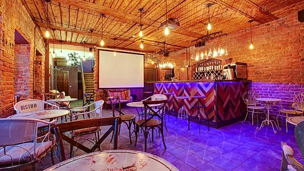 Sleepy Tom fusion-bar & boutique  hotel, Общий зал — фото