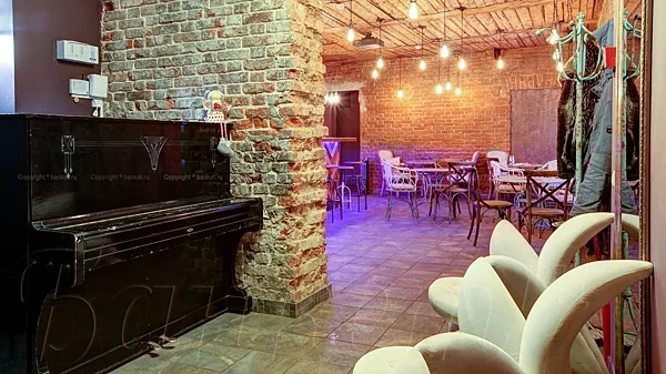 Sleepy Tom fusion-bar & boutique  hotel, Общий зал — фото