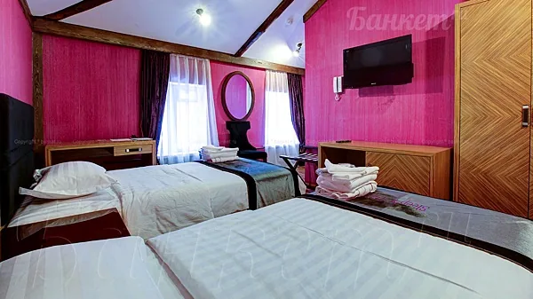 Sleepy Tom fusion-bar & boutique  hotel, Общий зал — фото