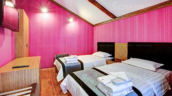 Sleepy Tom fusion-bar & boutique  hotel, Общий зал — фото